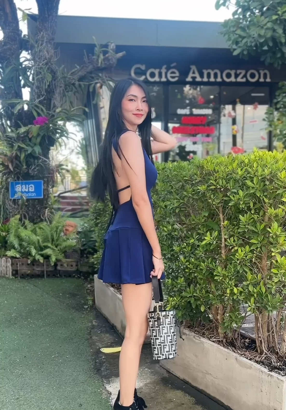 ชุดสร้างเรื่อง มีสีน้ำเงินด้วยนะคะ #มินิเดรส #เดรสน่ารักๆ #พิกัดในตะกร้าได้เลยจ้า 