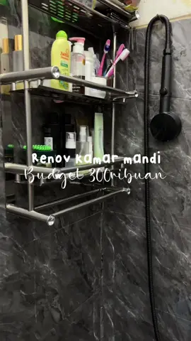 Membalas @Irradeha99 renov kamar mandi dgn budget 300ribuan krn cuma pake wallpaper dinding, aku pake kode A14-3 yaaa #wallpaper #wallpaperdinding 