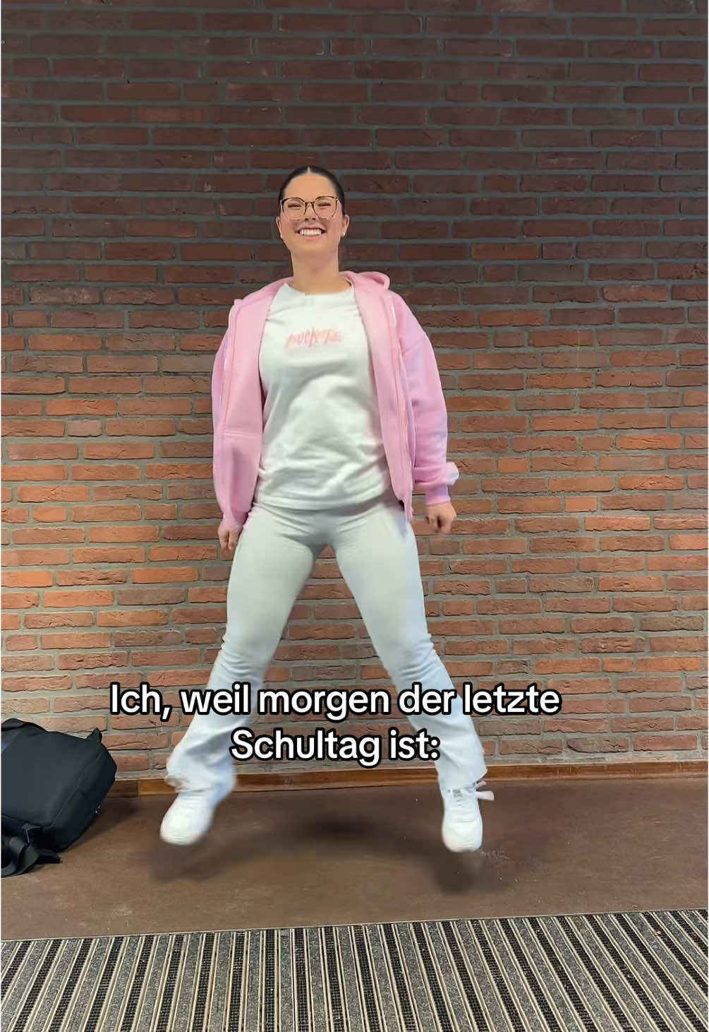 Wer freut sich auch auf die ferien ?😮‍💨 #schule #ferien #funny #trend #foryou #fy 