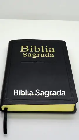 Bíblia Sagrada SLIM 
 
 Completa: Antigo e Novo Testamento
 
 Versão NAA: Nova Almeida Atualizada, Texto de fácil entendimento, as palavras são mais simples, ao ler você já entende sem a necessidade de usar dicionários a parte. 
 
 Indicada para novos convertidos e para quem busca uma leitura mais dinâmica das Escrituras de Deus.
 
 Divina essa Bíblia 🙏
 #biblia 