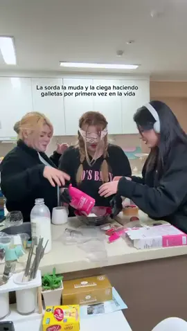 Me divertí mucho haciendo por primera vez galletas😂💗 #fyp #coreadelsur #fyppppppppppppppppppppppp #fypシ  #besti @🍒🇨🇷melody_jougin🇰🇷🐼 @👑fernandita🩷 