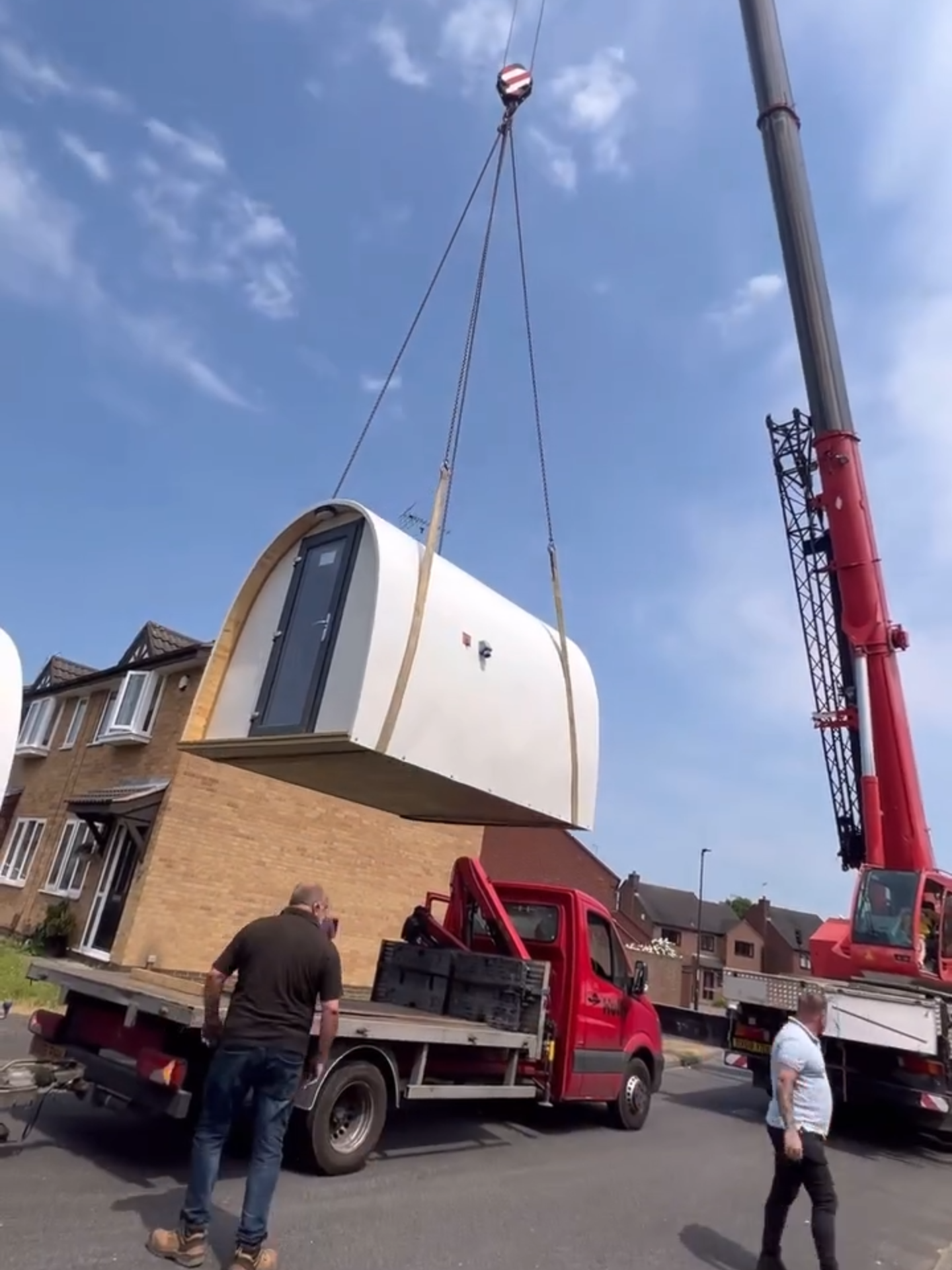 Affordable Garden Pods. Transform your Garden with a Modern Garden Room and Escape At Home.  Avoid the stress of moving and gain extra living space with our beautifully designed, insulated garden rooms that can be used all year-round. Available in three sizes, with fully customisable options inside and out  -  Delivering across the UK for your convenience. #gardenroom #gardenrooms #gardenpod #homeoffice #wfh #homeimprovement #HullyPods #fyp