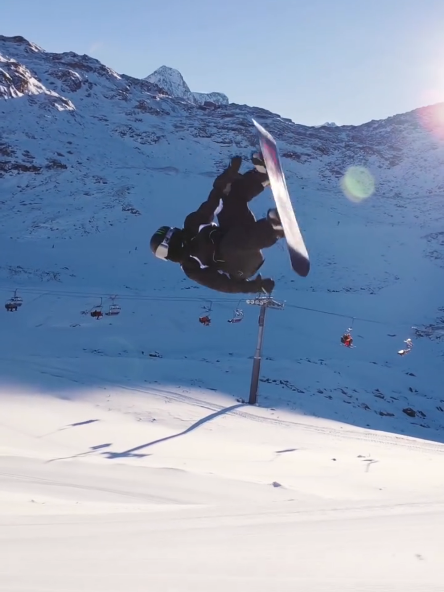 That was steezy 🔥(IG🎥: @patroik_) #Unreel #Extreme #Powday #Flip #Snowboarding
