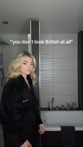 sorryyyy🤣🤣🤣 #uk #chav #secondaryschool #students #england #british #meme #fypp #makeup #viral