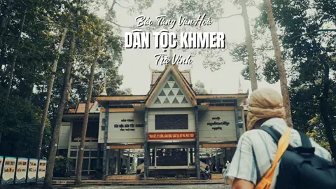 Nếu muốn tìm hiểu về văn hoá-phong tục của đồng bào người Khmer, không đâu thích hợp hơn bảo tàng văn hoá dân tộc Khmer tỉnh Trà Vinh. Bảo tàng này xây dựng từ năm 1995, hoạt động từ năm 1997 với nhiều gian phòng trưng bày đầy đủ các hình ảnh, hiện vật về đời sống văn hoá, từ nếp sống thường nhật đến nghệ thuật sân khấu, lối chạm trổ tượng phật, chùa chiềng và một gian riêng về trang phục, mặt nạ, nhạc cụ truyền thống... là nơi không thể bỏ qua khi đến với Trà Vinh #travinh #travinh84❤ #baotangvanhoadantockhmer #vanhoakhmer #nguoikhmer #diaphuongchi
