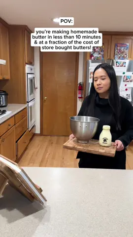 I make this at least biweekly and it goes so well with homemade bread. But my obsession lately has been this date + butter combo, it’s my go to dessert lately 🤌🏼 If you make this, make sure you’re using high quality heavy cream and room temperature! This makes the separation a lot easier and quicker.  Heavy cream: @twinbrookcreamery  #butter #homemade #DIY