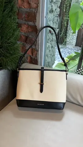 Mng nhất định phải tin tui, em này rất xịn-đẹp, đựng được nhiều đồ . Giá hạt zẻ vậy nhưng chất lượng okela lắm nhaaa #mossdoom #mcv #tuixachnu #reviewtui #tuimossdoom 