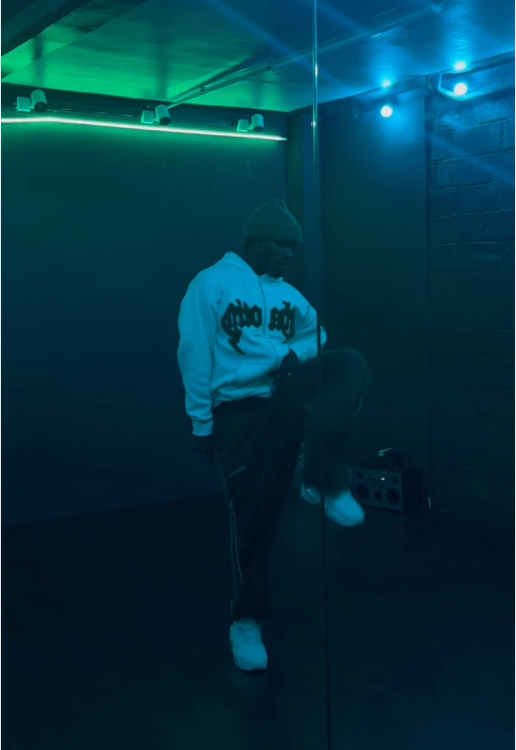 chorée on Bby of Hmlss made by me  Training session  🎶 Bby - @hmlss__  📍 @gbasestudio  #choreo #trainingsession #trainig #dance #music #paris #dancevideo #choreography #choegrapher #dancer #dancelife #me #creation #artistic #danseur #project #reels #tiktok #videoreels #tbt #bby #hmlss #gbasestudio #session