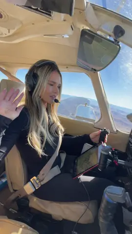 Hiiii guys ❤️❤️ #pilot #girlpilots #plane 