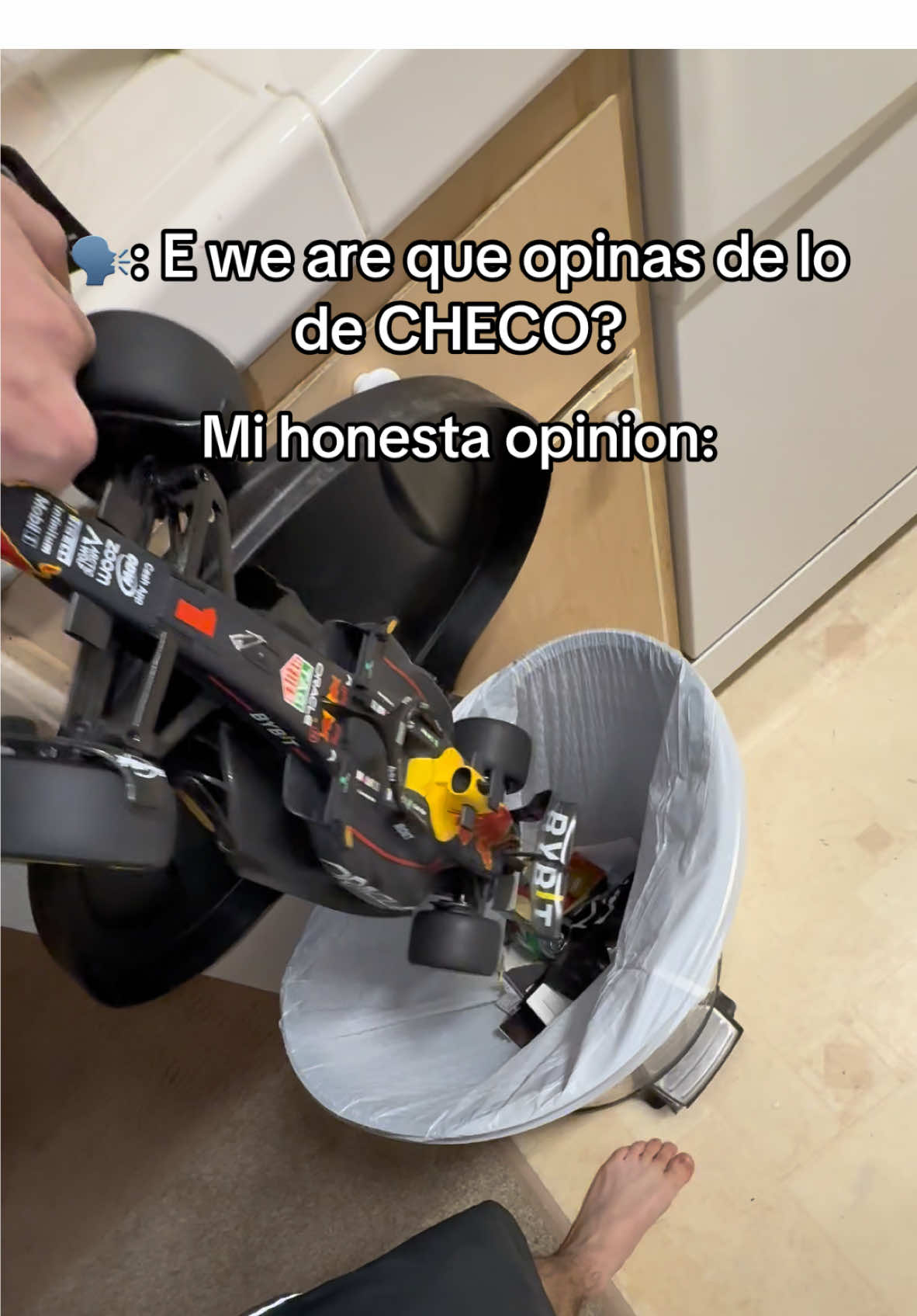 Checo se retira de RedBull… Yo. #r#redbullf#ff#formular#redbullracingr#racingf#ferrarim#maxverstappenm#mercedesg#goprom#motorsportm#mclarenm#mtbe#endurok#ktmd#downhillf#freestylem#motocrossm#monsterenergyl#lewishamiltonb#bikev#verstappenv#vettelf#formulaoner#raceb#bikelifep#photographyr#rapm#memesh#hamiltonhondagang  