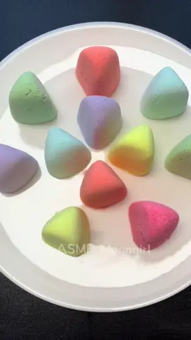 Colourful baking soda crumble #satisfying #fyp #explore #解压 #explore #crush #asmr 