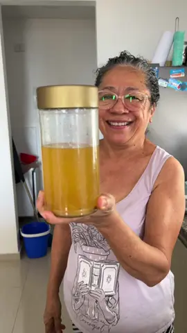 Hoy aprenderemos cómo sacar la grasa natural del cerdo, una técnica tradicional que hoy les quiero enseñar. Descubrirás los beneficios de utilizar esta grasa en nuestra cocina, ya que es un ingrediente natural que realza el sabor de nuestros platillos y aporta nutrientes esenciales. El la próxima receta les muestro que hice con el chicharrón #gentequeamalacomida #Receta #comida 