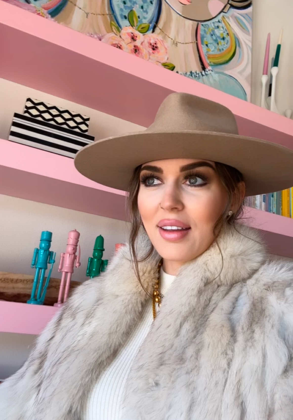 *books plane tickets just to wear the outfit* ✈️