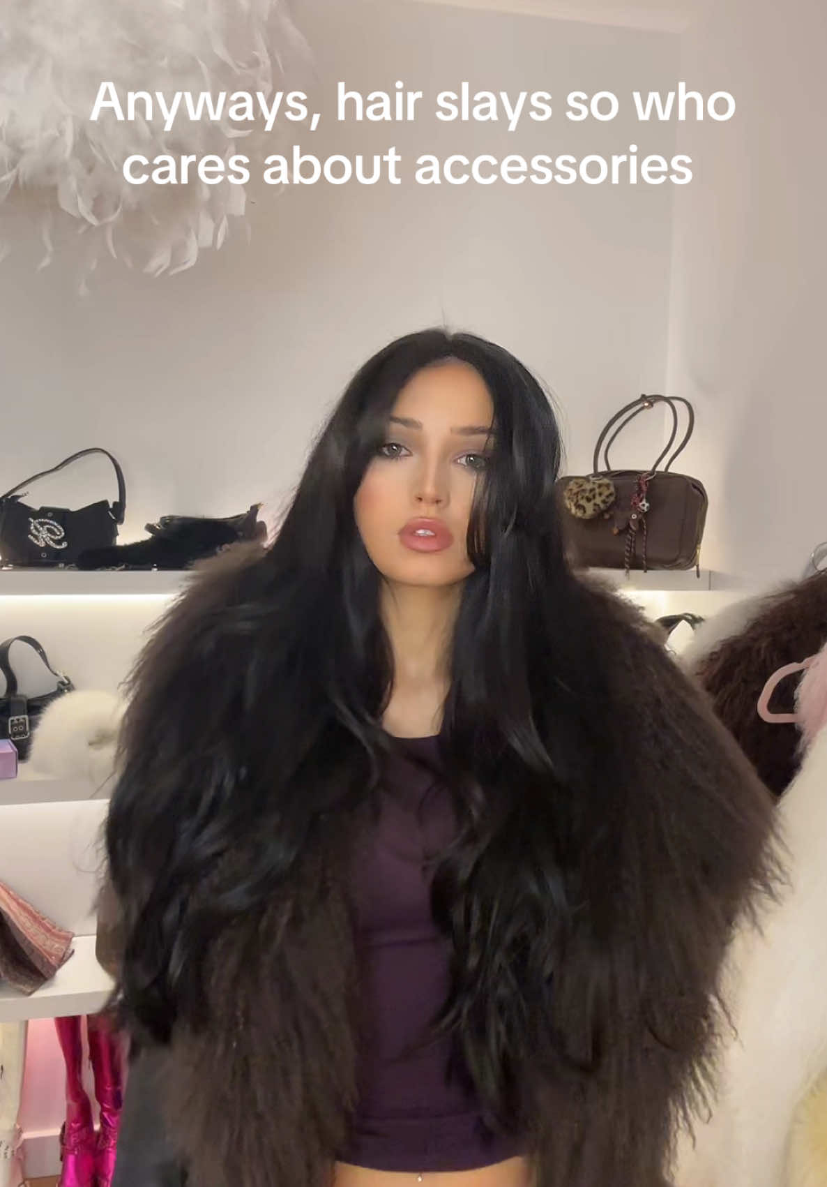 70s inspired #rockchick look. Or #coyoteugly inspired?  .When u actually have to go somewhere and try to film a tiktok at the same time 😅 idk how yall do that or maybe u just create fake scenarios? Hope so haha #furjacket #70slook 