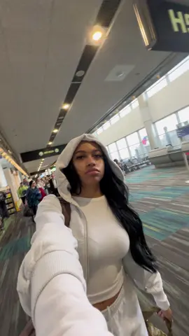 Lack of sleep + dehydration 🫠 Concert was a 10/10 tho! #travelvlog 