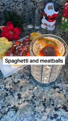 This was my first time making Spaghetti and meatballs wax melts 2022 🍝🔥