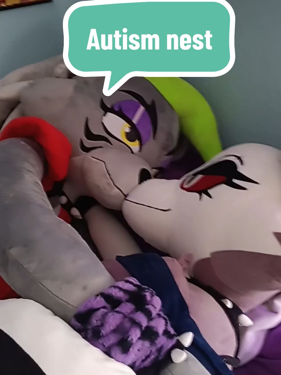 it's still technically my bed lol 😆  #fyp #fypシ #fnaf #fnafsecuritybreach #roxannewolf #helluvaboss #helluvabossloona #loona #plush #plushies 