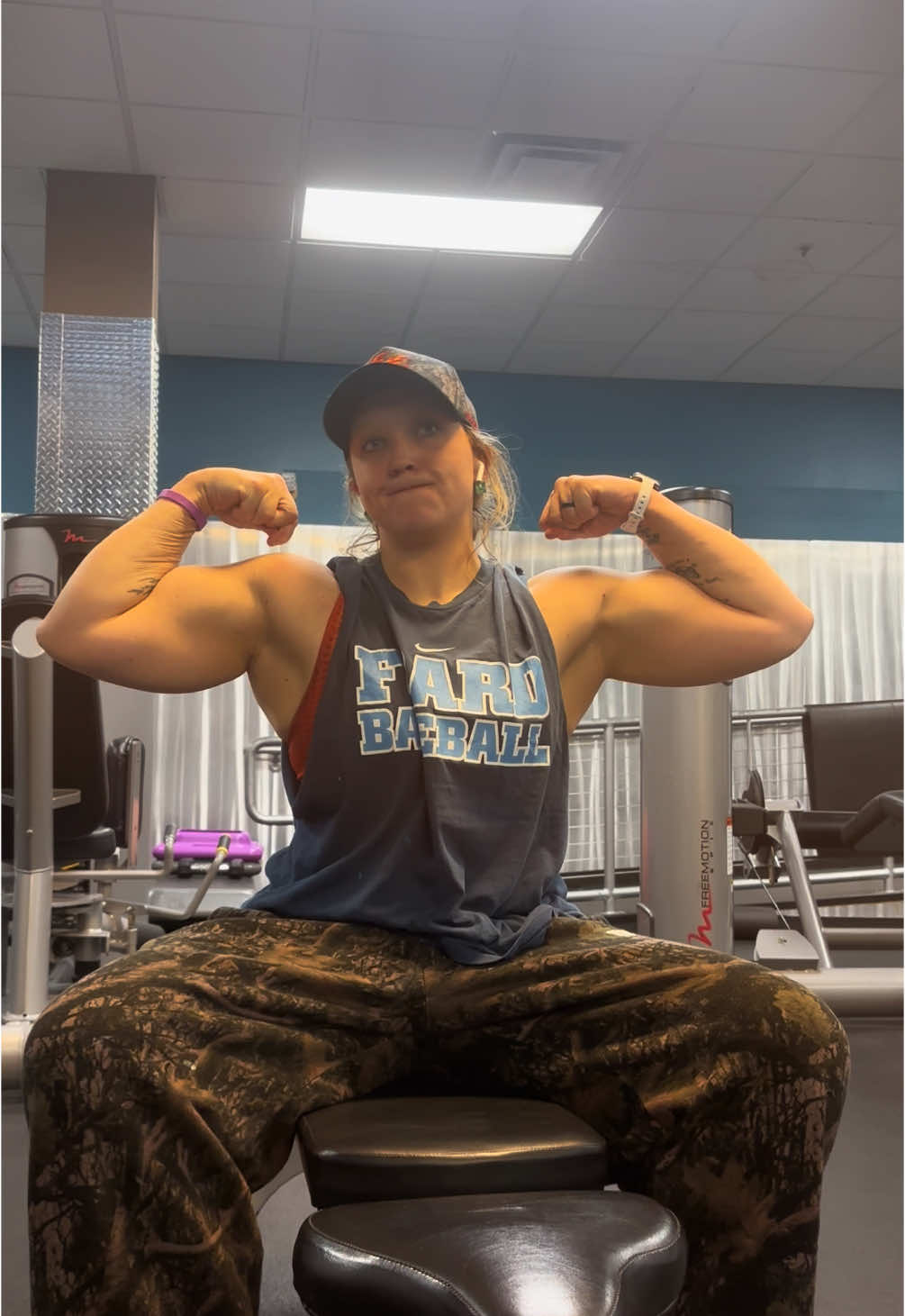 pump was too juicy not to share 💦💪🏼🏋️‍♀️😎 @Gold’s Gym @YOUNGLA #fyp #GymTok #womensbodybuilding #lifting #gymmotivation #fitnessmotivaton #bodybuildingprep #bodybuilder #bodybuildingmotivation #gymgirly #bodybuilding #posing #goldsgym #youngla 