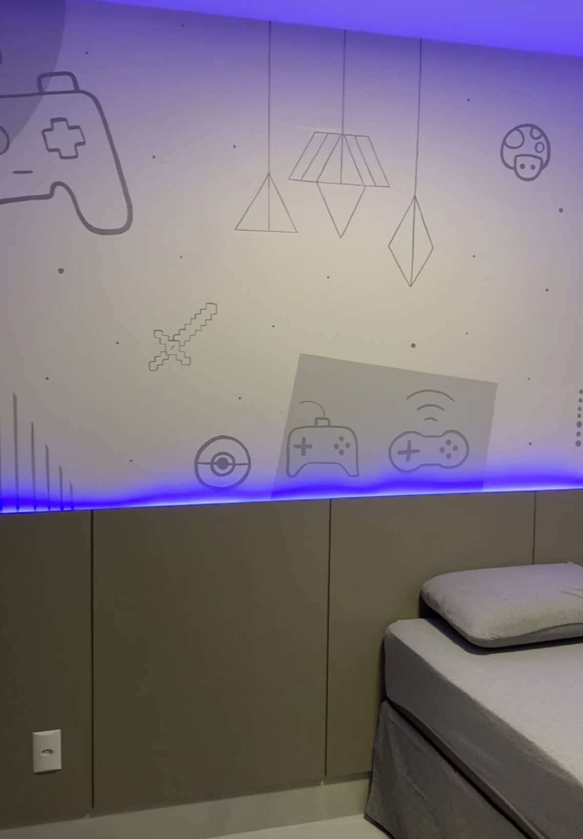 Pintura decorativa gamer quarto menino, arte a partir de 350$ Goiânia e regiões    #gamer #proplayer #quartogamer #videogame #GamerGirl #quartomenino 
