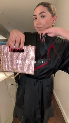 Homiday party putfit 🍾💃🏻🎄 #fyp #christmas #outfit #trendy #foryoupage