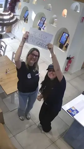 Vous auriez demandé quoi à leur place ? 😂  #restaurant #food #greece #franchise #humour #trend #greekfood 