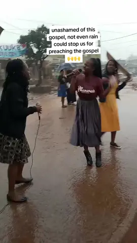 street preacher🙌#Phaneroo #streetpreaching🙏 #plannedevangelist #phanerooministriesinternational night of prayer Phanaroo grounds 31st December 🥳🥳🥳#foryourglory 