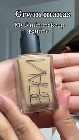 Hi manas this is my go to 5 min makeup routine #MakeupRoutine #makeuptalk #fypシ゚viral #momlife #sahmtok #grwmmakeup #thursdayvibes #christmascountdown 
