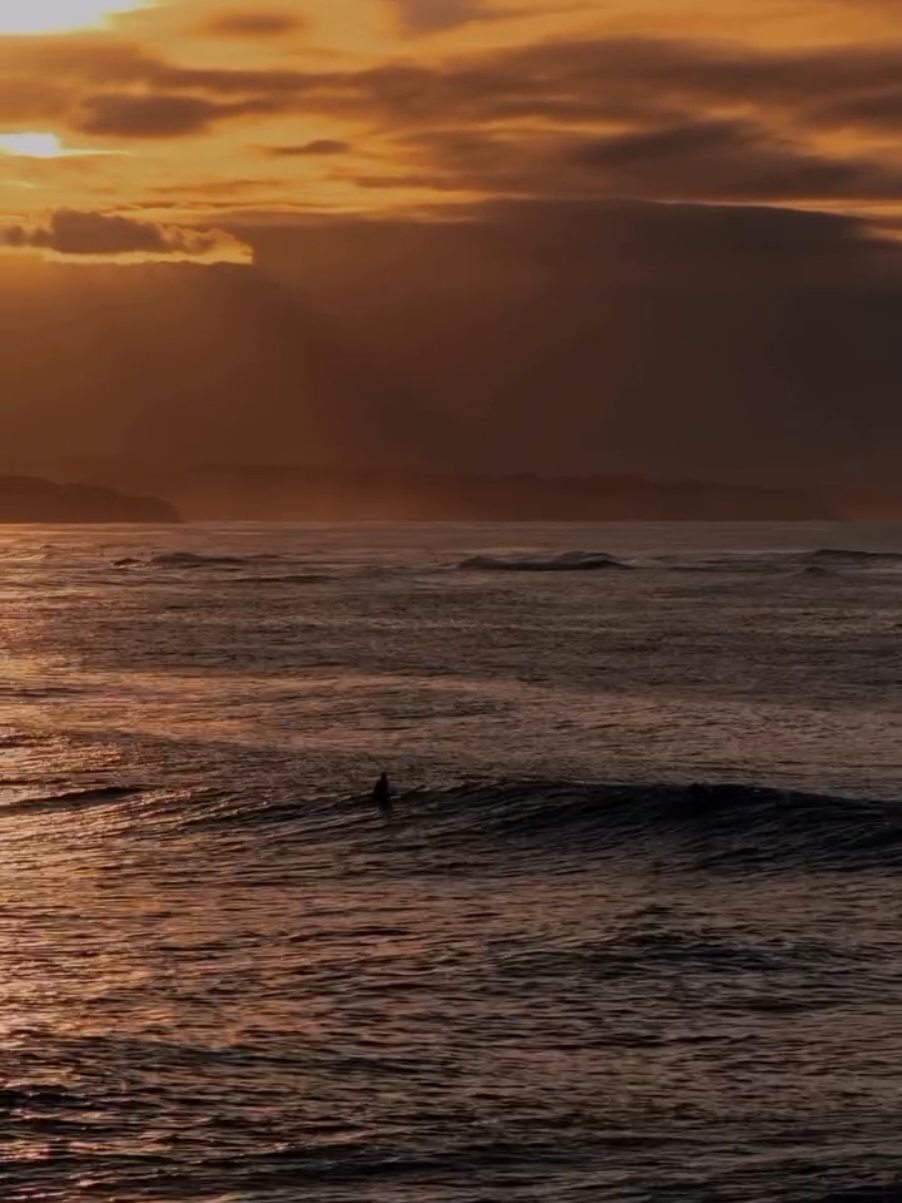 #guethary #paysbasque #surfsunset #surf #surfboard #surfing #france #surfvibes #surfrock #fyp #foryoupageofficial #waves #sunsets #sunsetbeach #thesmiths 