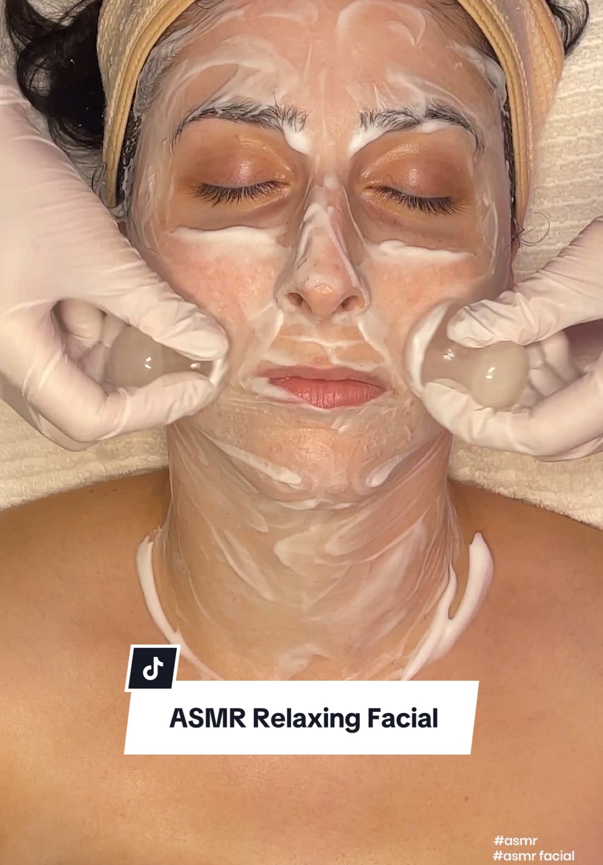 I know you might need a longer version, so here you go💤 Facial done by Esti Ingrid✨ #asmrsleep #asmrspa #dallasmedspa #asmrdermaplaning #asmrfacia