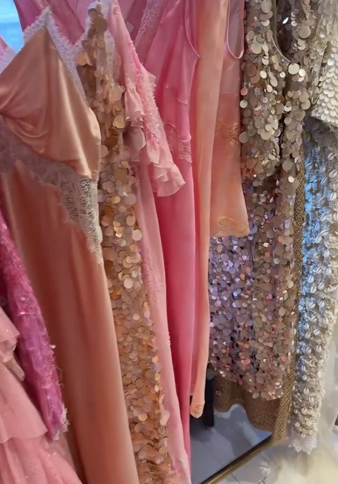 Pack with me for vacation (bringing only new @LoveShackFancy ) 💗 Too much? 😘 #pack #holiday #vacation #loveshackfancy #behindthescenes 