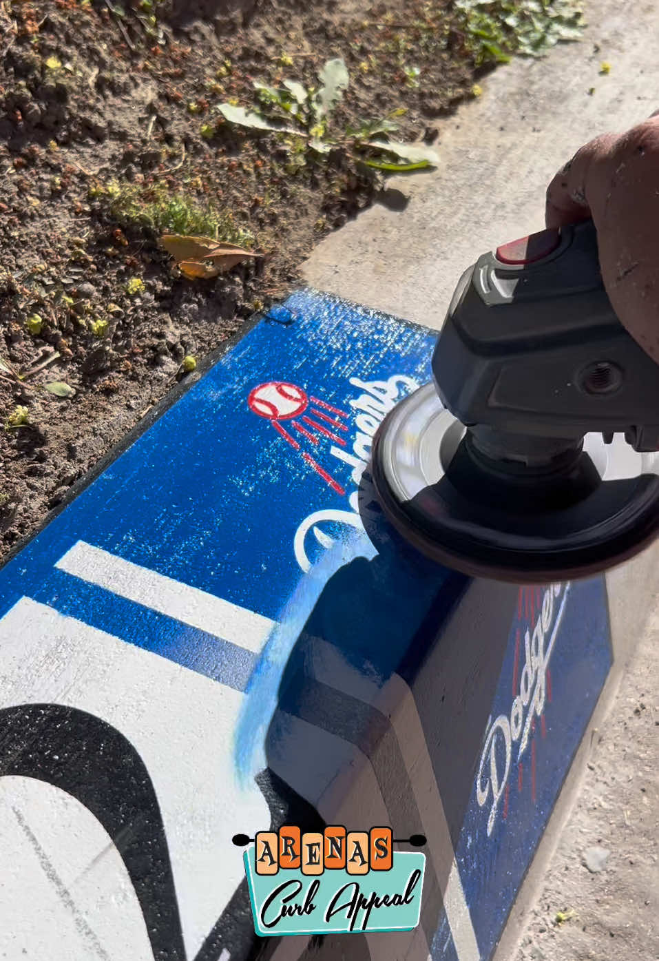 #arenascurbappeal #curbpainting #curbappealmatters #curbappeal #trending #goviral #foryou #SmallBusiness #familybusiness #curbpainters 