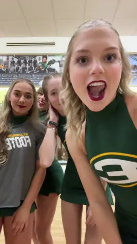💚💛      @bella @melina @remyharding_12 @lindsey horvath 