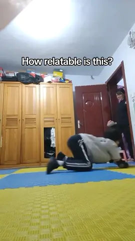 He's a pro dancer at 4?! #breakdancer #asianmom #funnymemes #viral #relatable con Lai dep trai viettastic 