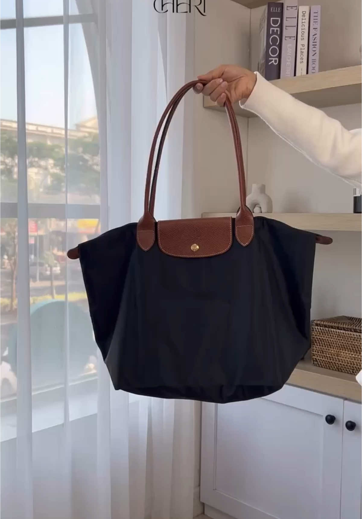 a color for every mood! Which LC shade matches your style?💁🏻‍♀️ #moncherii #lcbag #timelessbag #taslc 