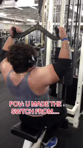 BIG BACK BIG BACK 🥣 - - @YOUNGLA GENTILE @Goblin Gear GENTILE - - #gym #gymoutfit #gymmotivation #gymaddict #Fitness #fitnessmotivation #liftingweights #lifting #workout #backworkout