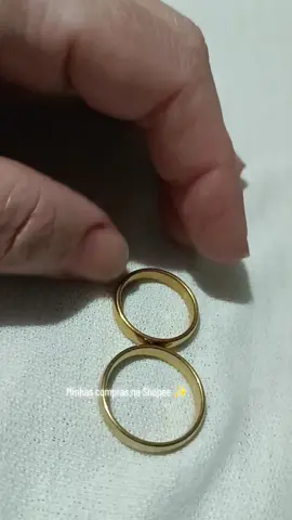 Alianças Moedas Antigas com aço 2/4/6mm Abaulada Anatomica Afiliado Shopee 🧡  ID: EKQ-QUH-QHD https://s.shopee.com.br/6V7Z10o4E0 Já tem mais de 2 meses que tô usando e não ficou manchada,não mudou de cor. ✨