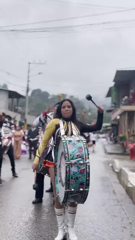 Hermosa Bombista❤️‍🩹😻#bailarinas #bastoneras  #cachiporras #bastonerastop #tiktok #viralvideo #fypシ #fy #fyp #paratii #Usa #desfile #estadosunidos 