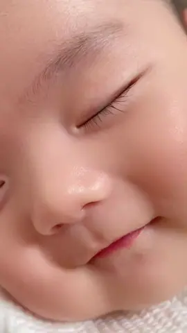 Sweet dream ❤️ #motchutdangyeu #beyeu #embedangyeu #xuhuong #baby 