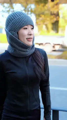 ในฤดูหนาว หมวกถักผ้าฟลีซพร้อมที่ปิดหูช่วยให้คุณอบอุ่นและกันลมเมื่อคุณออกไปข้างนอก คุณจึงไม่กลัวความหนาวเย็นอีกต่อไป#หมวก #หมวกฤดูหนาว #ให้อบอุ่น #winter #travelbucketlist #shopping 