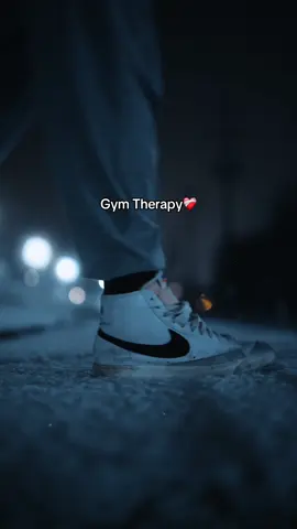 Gym side quest #cinematography #gymbro #moodyedit #gymcore #bodybuilder #videographer #photography #bodybuildingmotivation #nightaesthetic #blueaesthetic #gymrat 