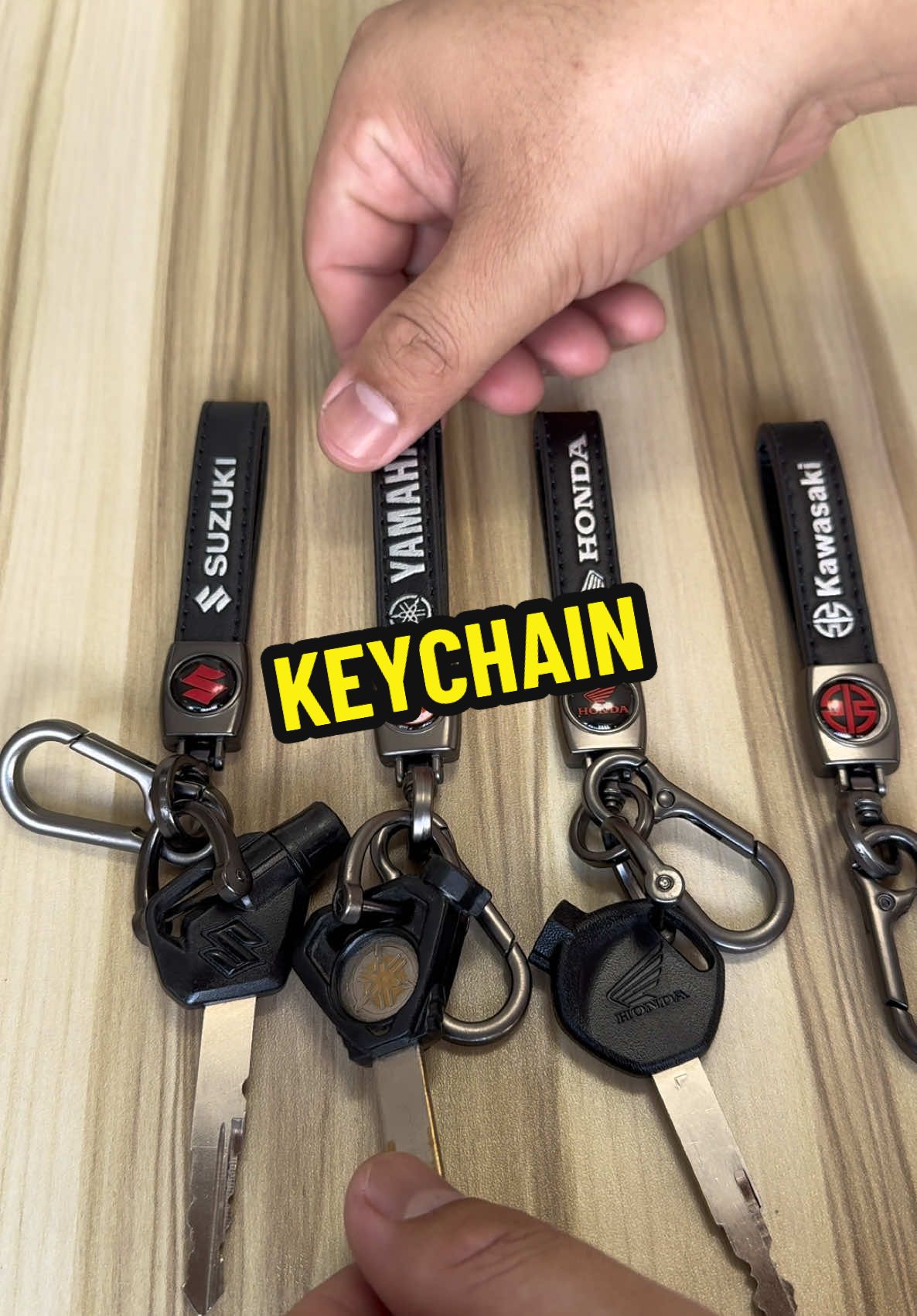 Sa mga gustong mag avail click the yellow basket salamat 😊🔥 #keychain #kawasakikeychain #hondakeychain #suzukikeychain #yamahakeychain #kawasaki #honda #suzuki #yamaha #fyp #fypシ゚ #fypviral #fypage #foryou #foryoupage #foryourpage #tiktok #affiliate #tiktokaffiliate #tiktokaffiliatemarketing #affiliatemarketing #akosibokie #akosibokiemotovlog 