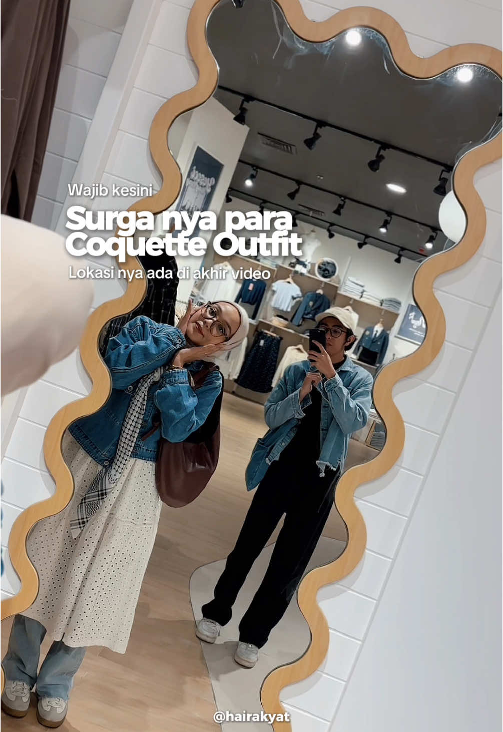 Surga nya para Gen-Z ‼️Produknya bagus-bagus banget ‼️ Baru tau, ternyata di @pakuwonmallbekasi ada Store se gemes ini, dari Interior dan Produknya semua nya lucu-lucu. Dan baru tau juga kalo brand ini lagi Happening banget, lokasi nya ada di Akhir video, cus mampirin! — #TTPetualangPro #ttpetualangnewbie #pakuwonmallbekasi #wheretogo #placetogojkt #jktplacetogo #fypage #jalanjalan #shoppingaddict #fashionstore @Yescci.id 