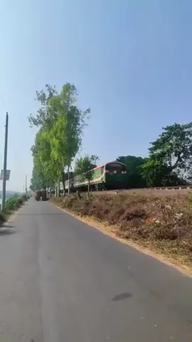 বাইক নিয়ে ট্রেনের সাথে রেস করলাম ' কিন্তু পারলাম না 😫😌! 