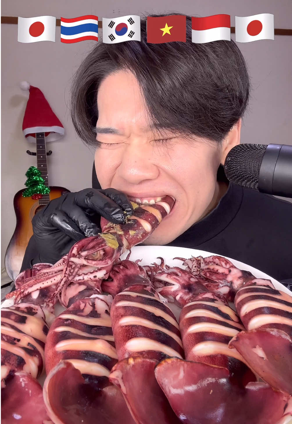 イカを世界の調味料で食べ比べ爆食い🦑#イカ #飯テロ #大食い #mukbang #asmr #food 