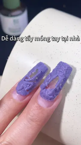 Nails can be removed at home! Fake nails work too👍🏻#nails #nailart #nailsdesign #nailtutorial #nailsartvideos #nailtech #nailremoval #fyp 