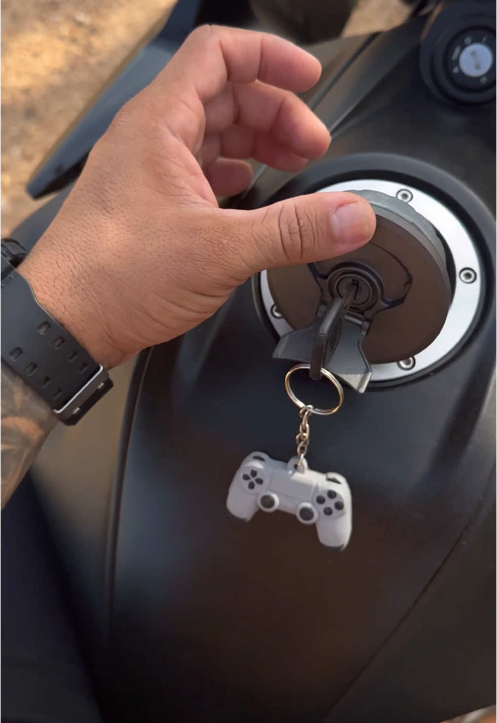 TEM SENSAÇÃO MELHOR?  #cbtwister300f #funny #fypシ  . part: II Dica pra manter tanque cheio!!