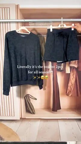 #tiktokmakemebuyit #spotlightfinds #tiktokshopholidayhaul #tiktokshopnewyearnewaura #pjset #pjs #pyjamas #sleepwear #sleeptime #allseason 