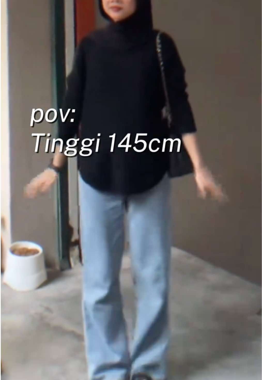 Siapa kata pendek tak boleh pakai jeans baggy? #jeans #jeanshighwaist #jeansbaggy #jeanswomen #fashiontiktok 