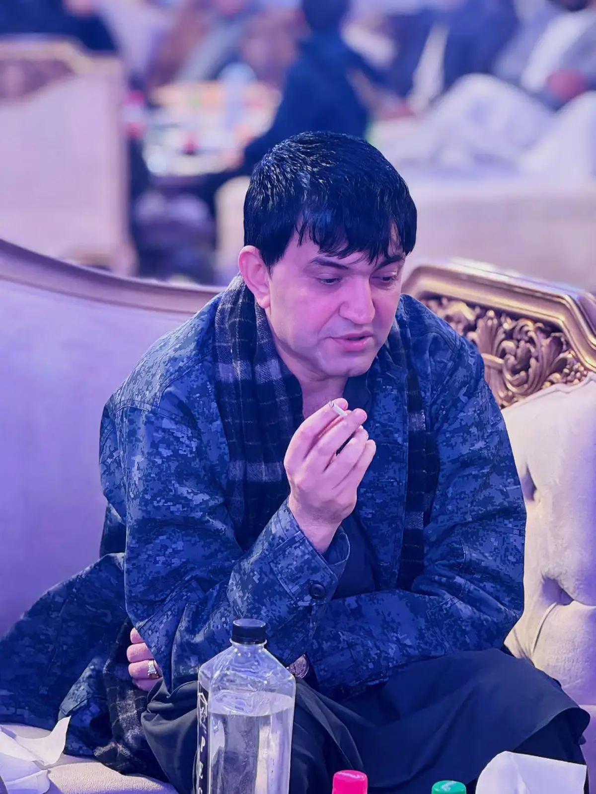 اس دنیا سے سب نے چلے جانا ہے  لیکن وہ لوگ زندہ رہتے ہیں جنہوں نے ؛ اپنی زبان سے لوگوں کے دل جیتے  اپنے لہجے سے لوگوں کو عزت اور احترام دیا  اپنے بہترین اخلاق سے دلوں میں گھر بنا لیا اپنے کردار سے لوگوں کو محفوظ رکھا  اپنے عمل سے لوگوں کی رائے بدلی  اپنی زبان سے لوگوں کی عزت کی حفاظت کی  *ایسے لوگ ہمیشہ زندہ رہتے ہیں....! #sk #sadiqkhanadozai❤️ #skbrand👑 