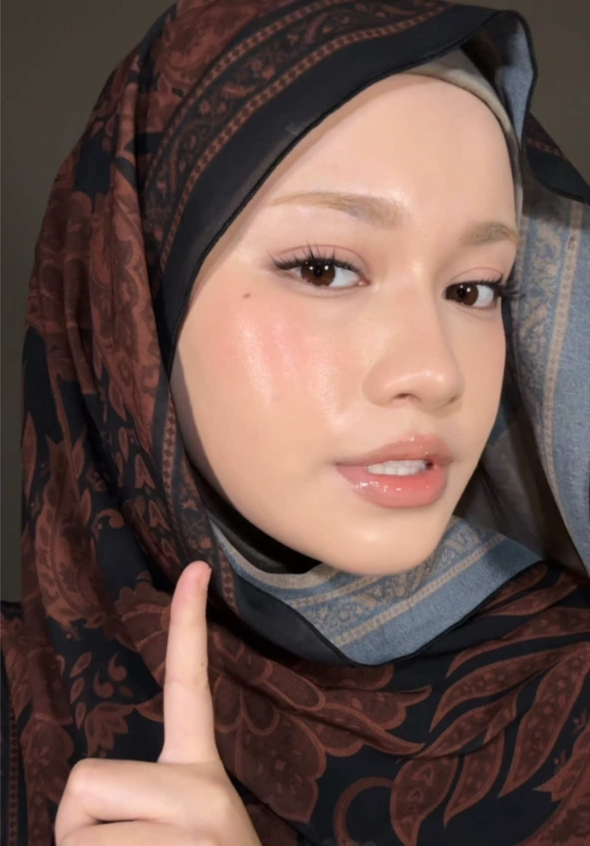 Touch up and glow up with @@Hijau Beauty 💚 #hijau #hijaubeauty #colorcosmetics #cosmetics #newproduct #pressedpowder #settingpowder #sunscreenpowder #SPF50 #hidenchic #longlasting #UVprotection #50SPF #mattefinish #oilcontrol #makeup #malaysianbrand #localbrand #supportlokal